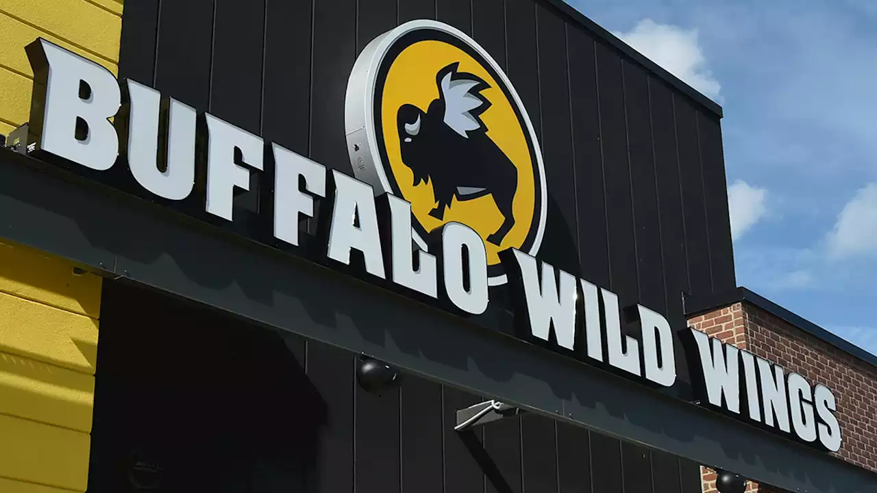 Man Sues Buffalo Wild Wings Over Boneless Chicken Wings, Says They're More Like Chicken Nuggets