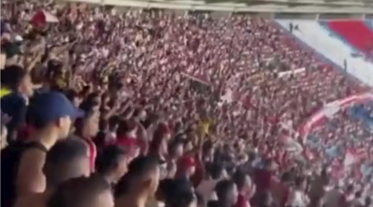 'Shakira, enséñales algo de ritmo': la crítica de hinchas argentinos a barra de Junior