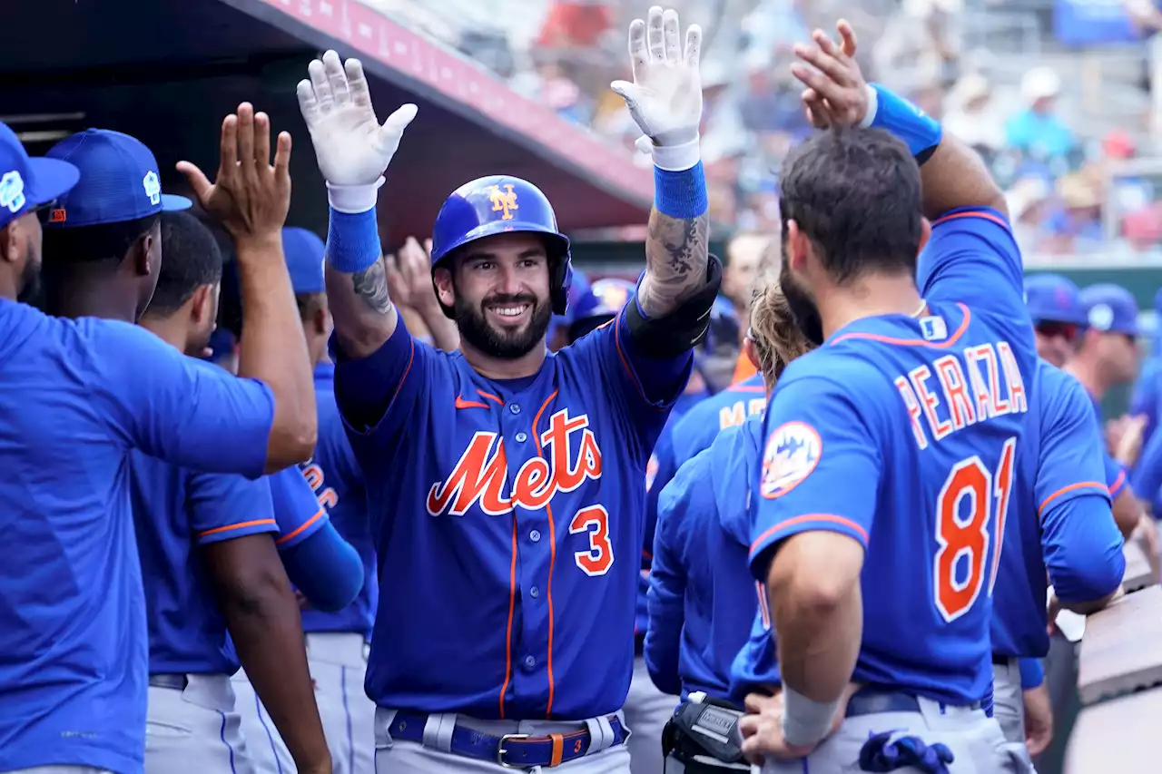 Tomas Nido shows off some power in Mets’ exhibition win