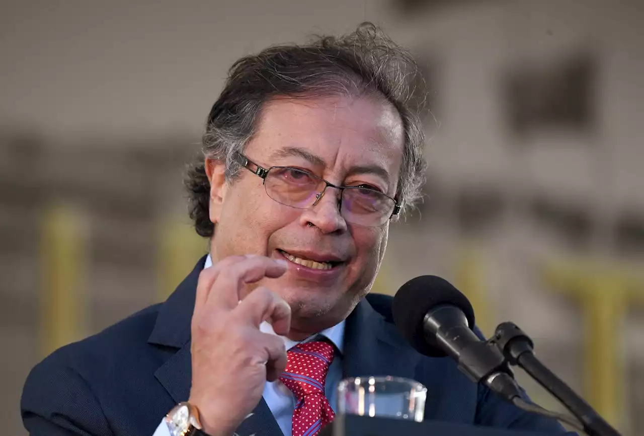 Gustavo Petro pide a fondos privados de pensiones traer a Colombia plata que tienen fuera - Pulzo