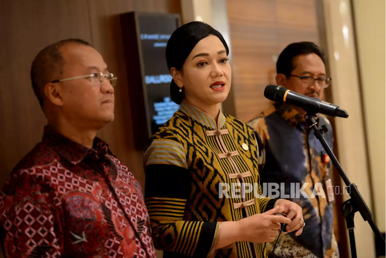 OJK Minta PUJK Perkuat Perlindungan Konsumen Secara Menyeluruh |Republika Online