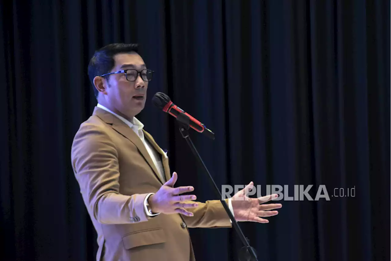 Viral Siswa Iuran Beli Sepatu untuk Temannya, Ridwan Kamil Berikan Hadiah Ini |Republika Online