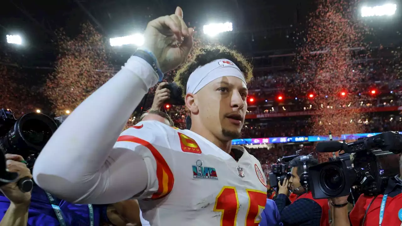 Sein Telefon läuft heiß: Deswegen rufen alle NFL-Superstar Patrick Mahomes an