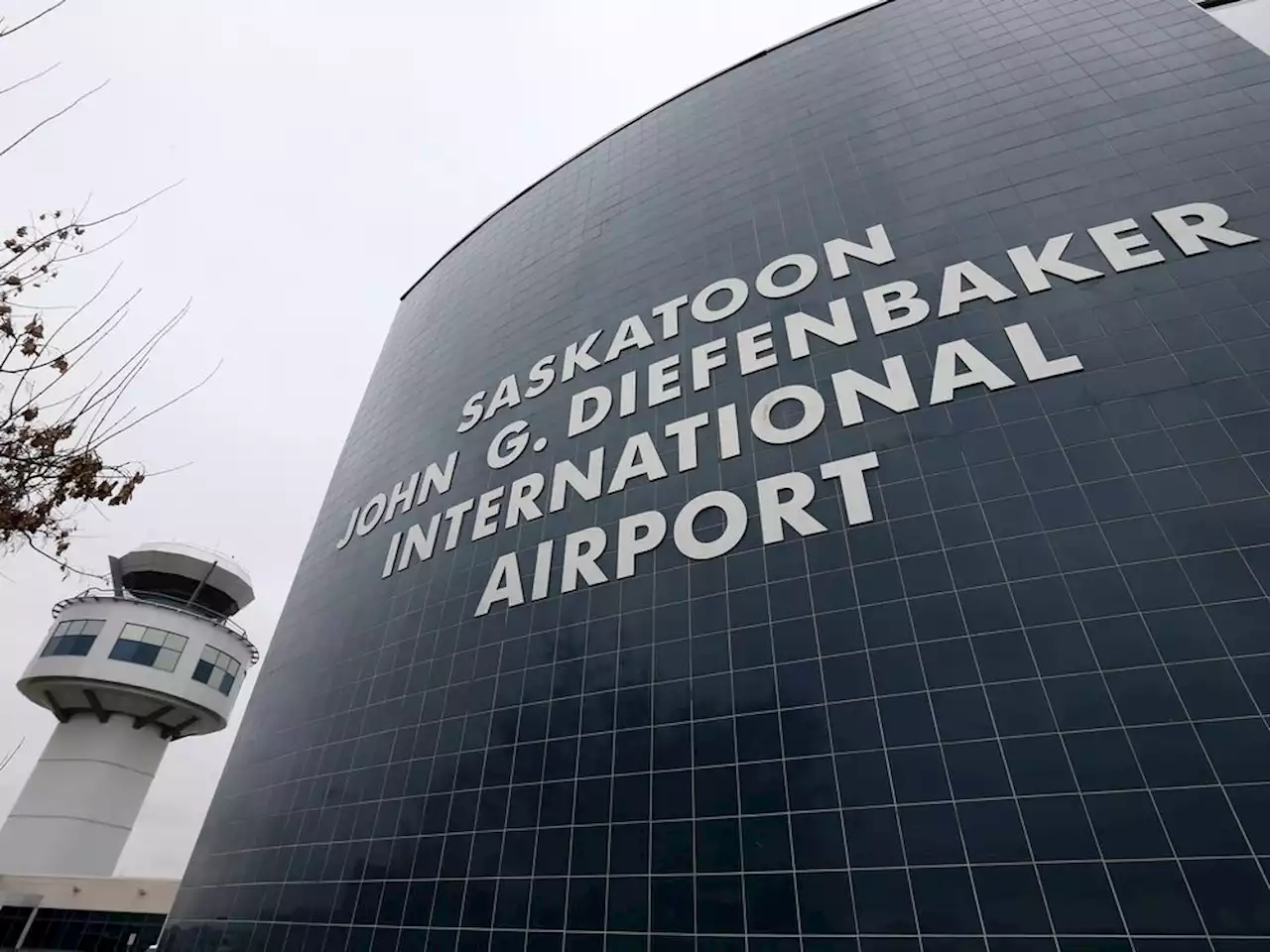 Fifth flight carrying displaced people from Ukraine to land in Saskatoon March 27