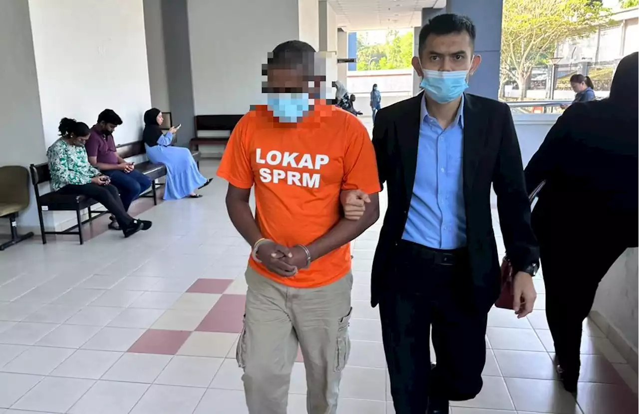 Lelaki direman kemuka penyata pendapatan palsu