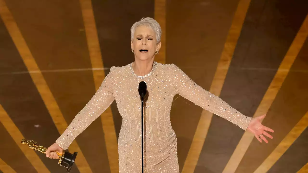 Jamie Lee Curtis Wins Best Supporting Actress at the Oscars 2023