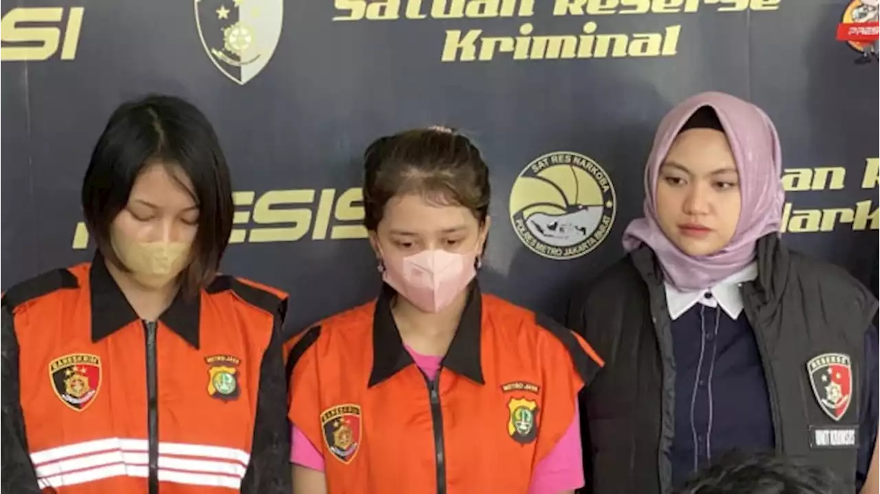 Tampil Bugil saat Live di Medsos, Dua Wanita Cantik Dibekuk Polisi