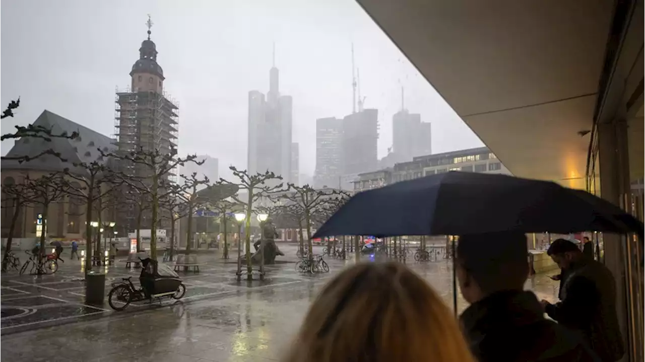 Wetter in Deutschland fährt Achterbahn: Sommer-Temperaturen und Starkregen