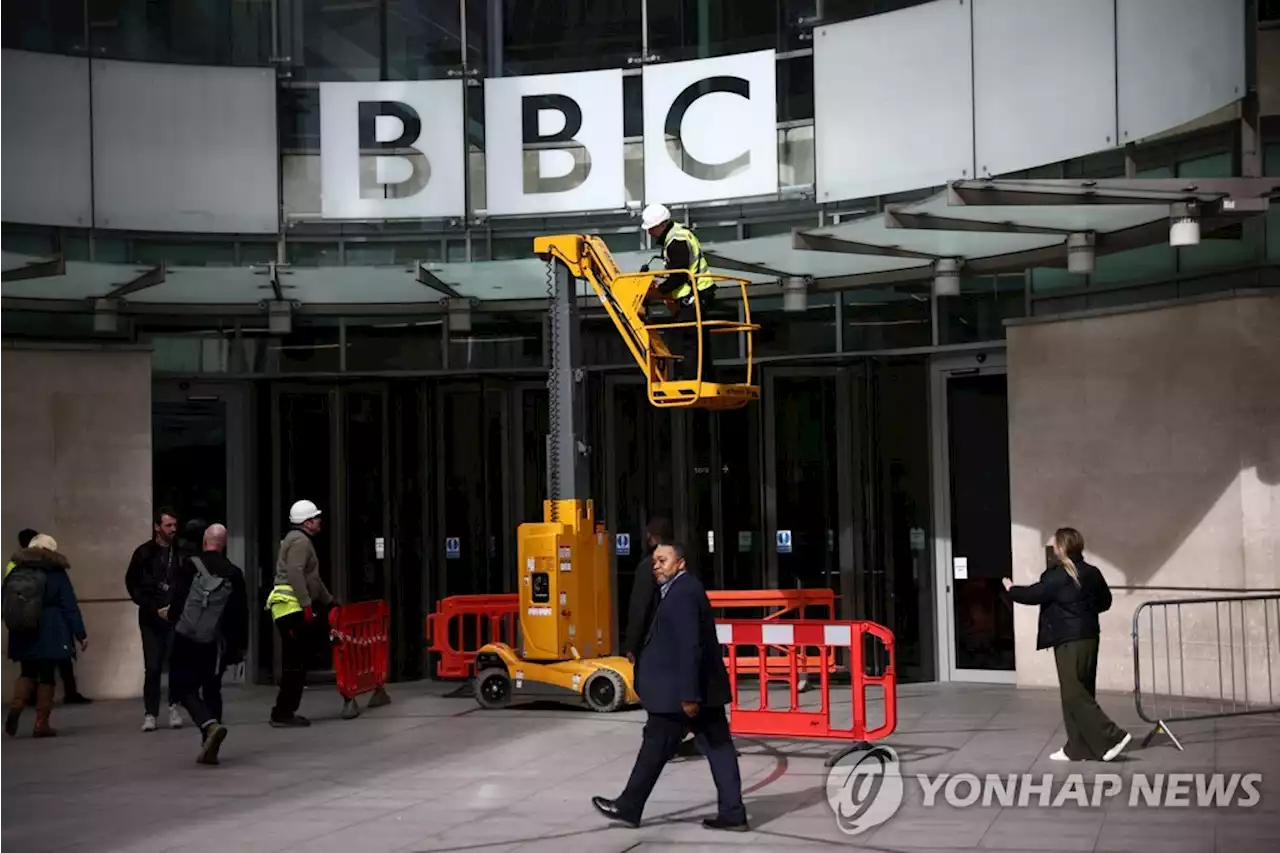 BBC 사흘만에 백기, 리네커 방송 복귀…공정성 논란 계속 | 연합뉴스