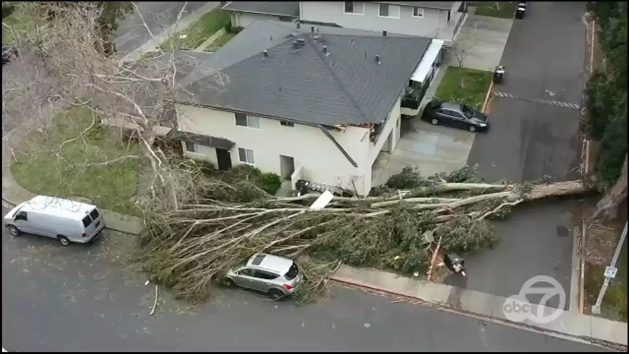 Live storm updates: Schools close in South Bay as thousands remain without power