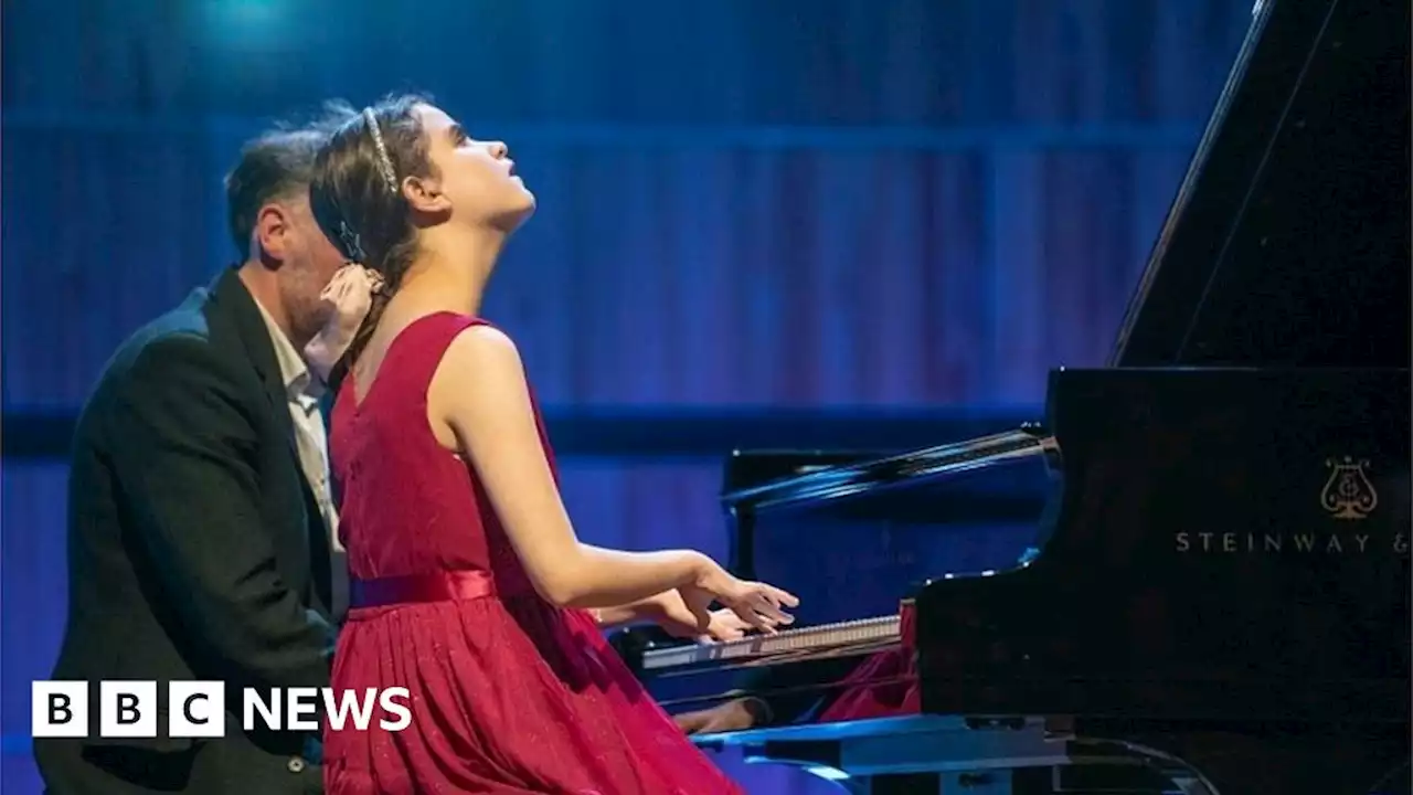 The Piano: Blind pianist's 'life-changing' station performance