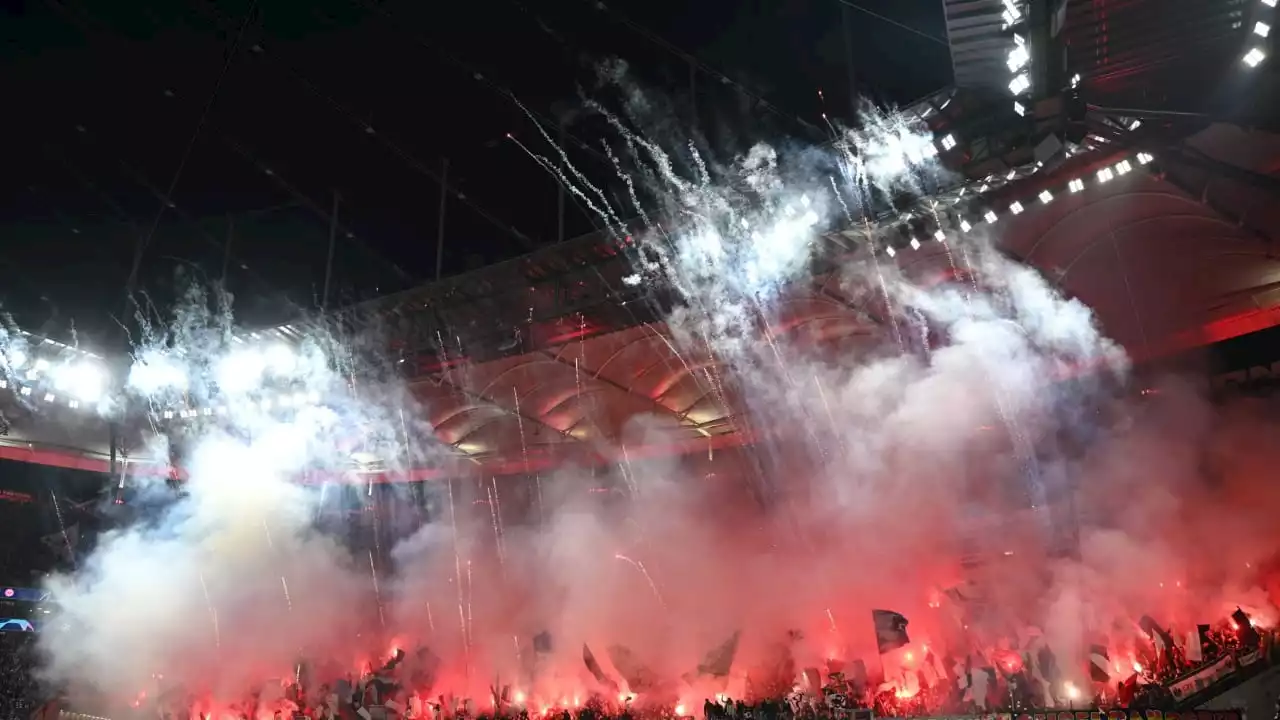 Am Abend vor Champions-League-Kracher: Hunderte Eintracht-Ultras in Neapel angekommen!