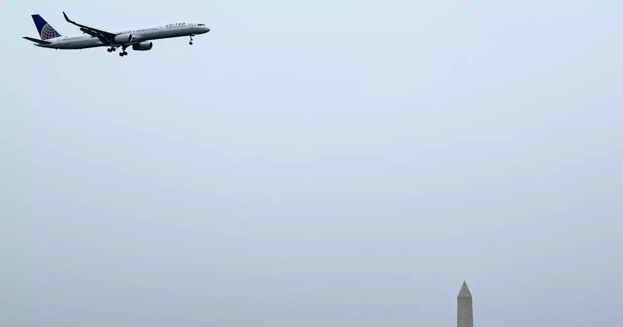 NTSB investigating close call between planes at Reagan National Airport