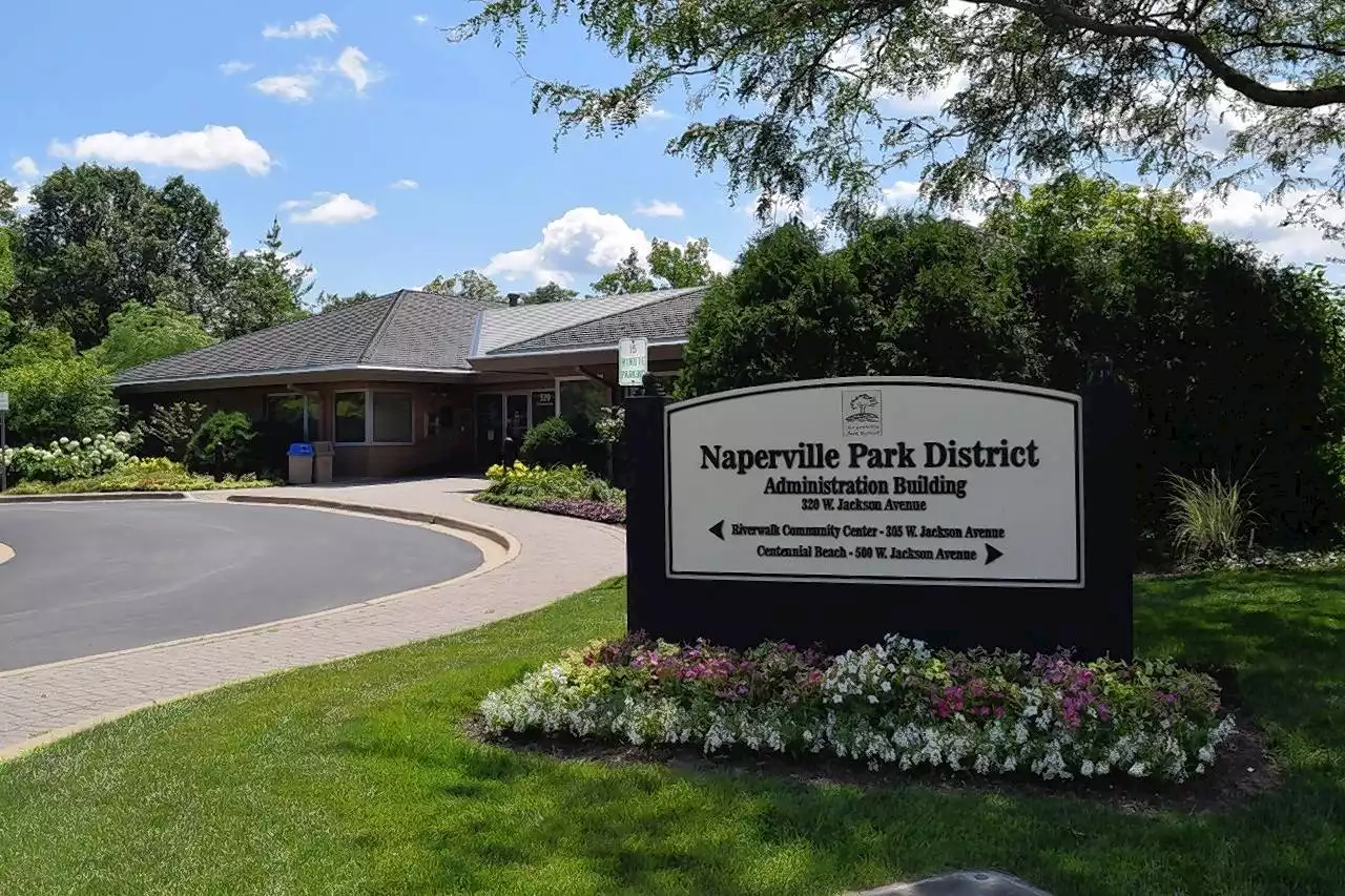 Naperville Park District officials apologizing for registration delays