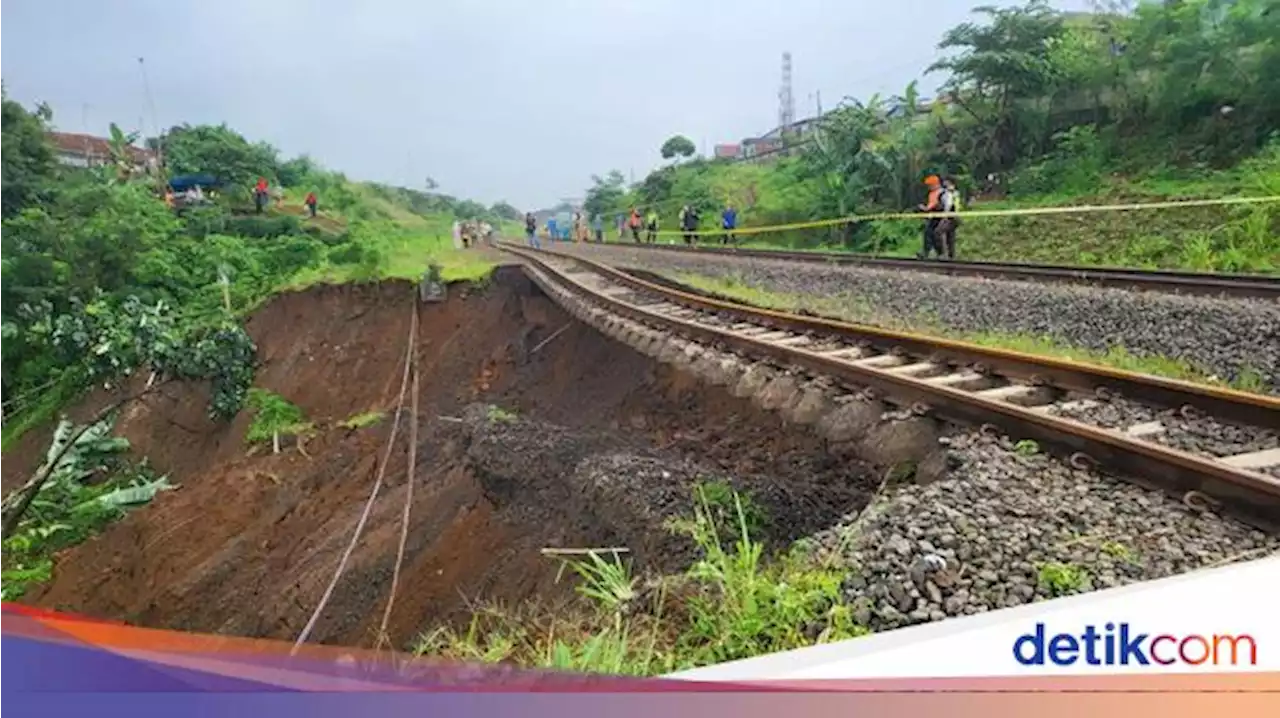 Ada Longsor, 126 Penumpang KA dari Sukabumi Batal Berangkat ke Bogor