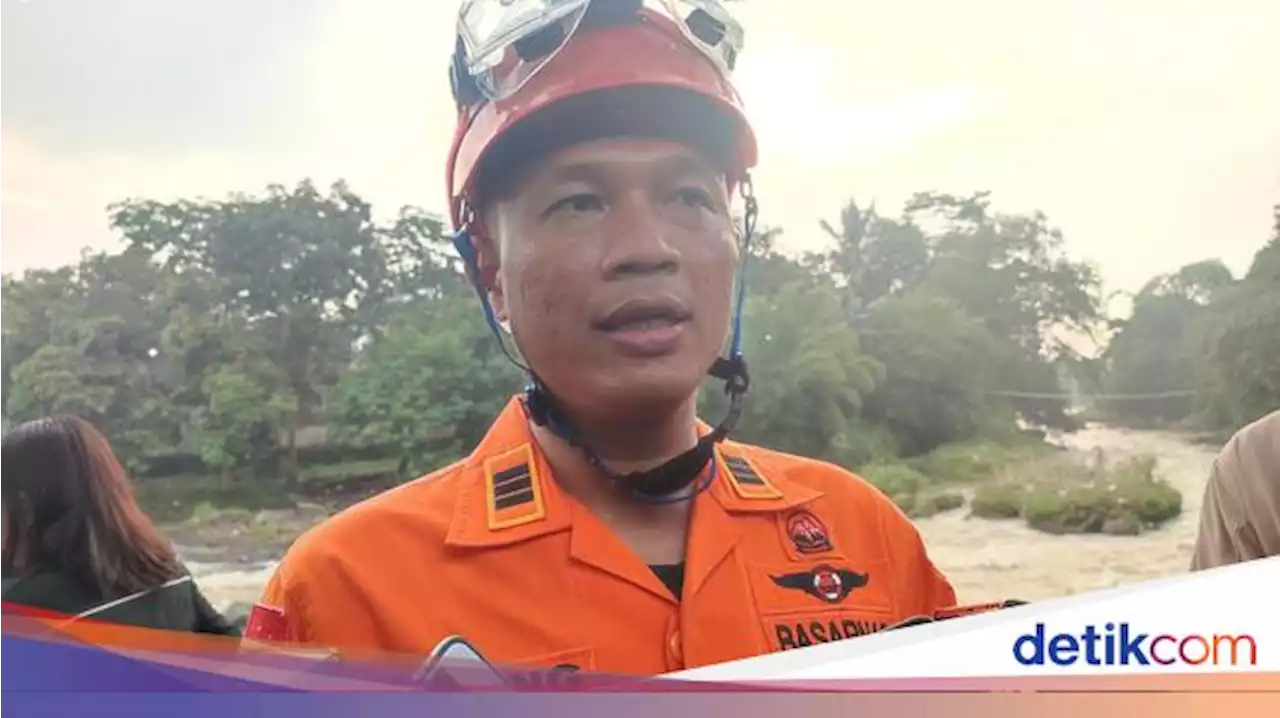 Pencarian 4 Korban Tertimbun Longsor di Empang Bogor Dilanjut Besok