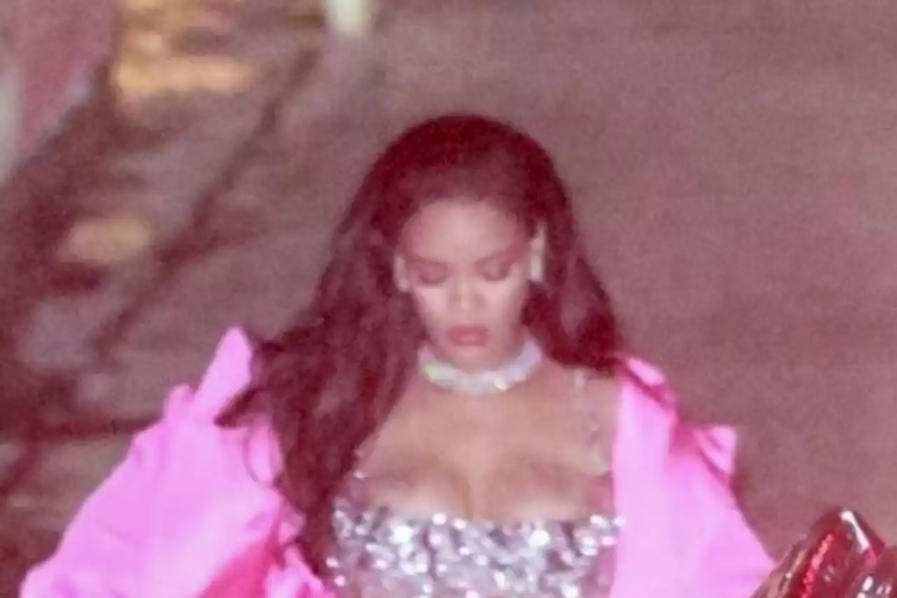 Rihanna Celebrates Pregnancy With $1.8M Diamond Belly Chain At Oscars Afterparty