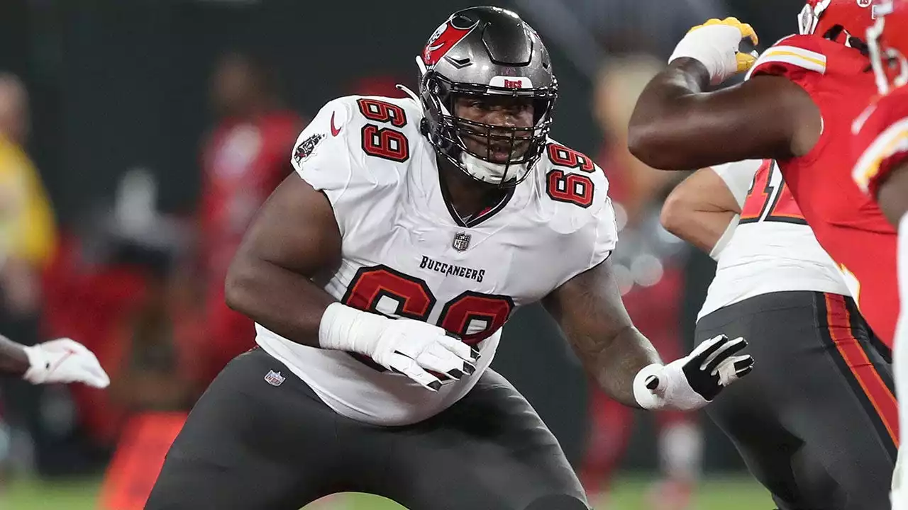 Bucs trade offensive lineman Shaq Mason to Texans: report