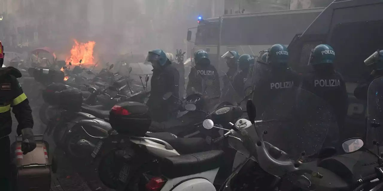 Schwere Krawalle: Frankfurt-Fans verwüsten Neapel