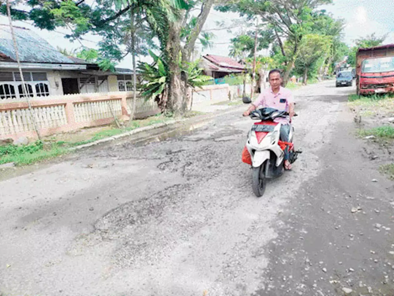 Jalan Rusak di Ulakkarang Butuh Perhatian