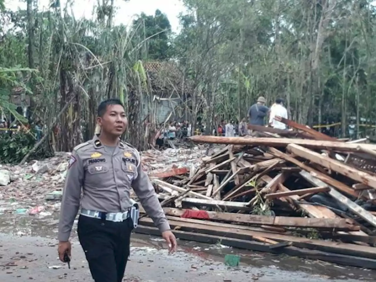 Ledakan Bubuk Mesiu Hilangkan 5 Nyawa, 5 Orang Jadi Tersangka