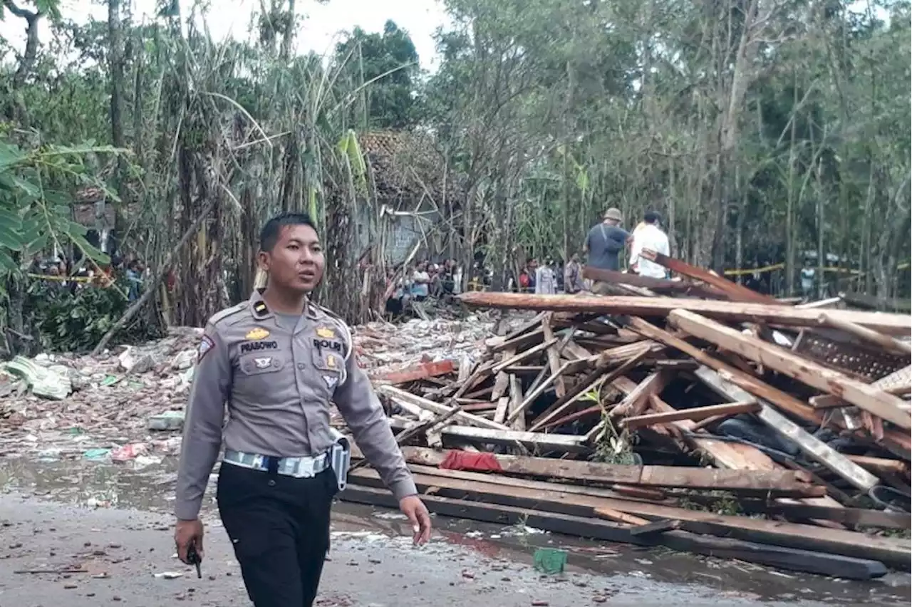 Kasus Ledakan Bubuk Mesiu di Blitar, 5 Orang Ditetapkan Jadi Tersangka, 1 Buron