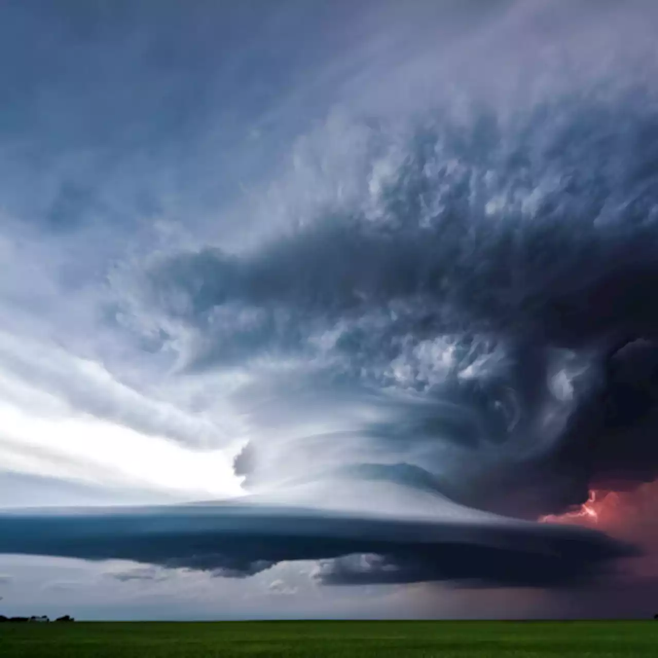 Honoring some of the women of the National Weather Service - KRLD News