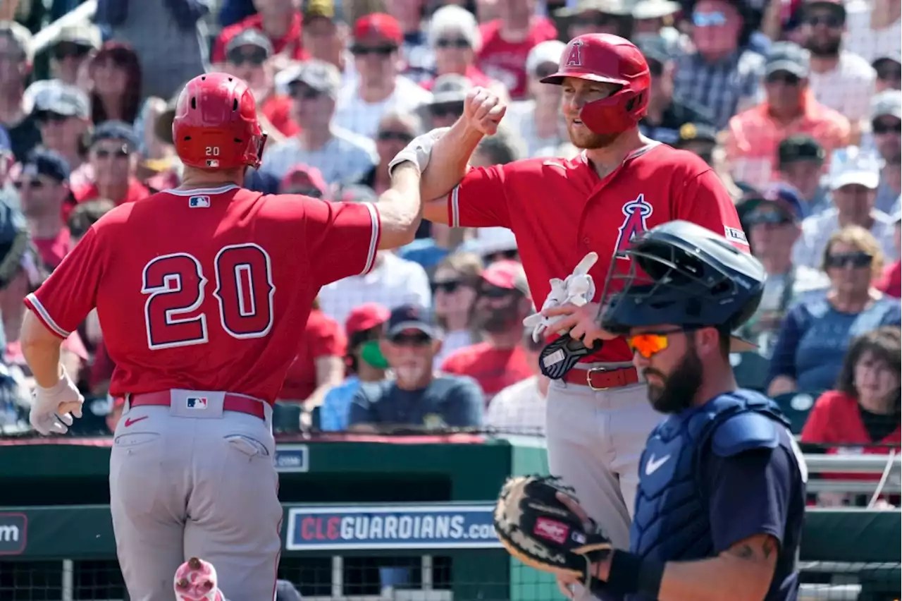 Angels score 4 runs in 9th inning to beat Guardians