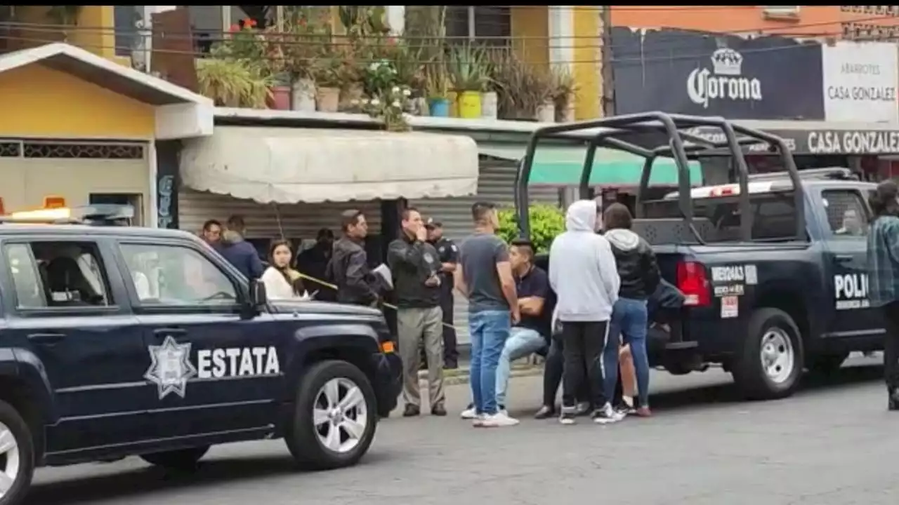 VIDEO: Asesinan a balazos a hombre que se cortaba el cabello en estética de Nezahualcóyotl