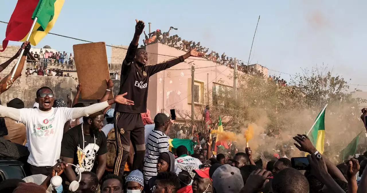 Sénégal: l'opposant Sonko bloqué chez lui, tirs de lacrymogènes sur des députés