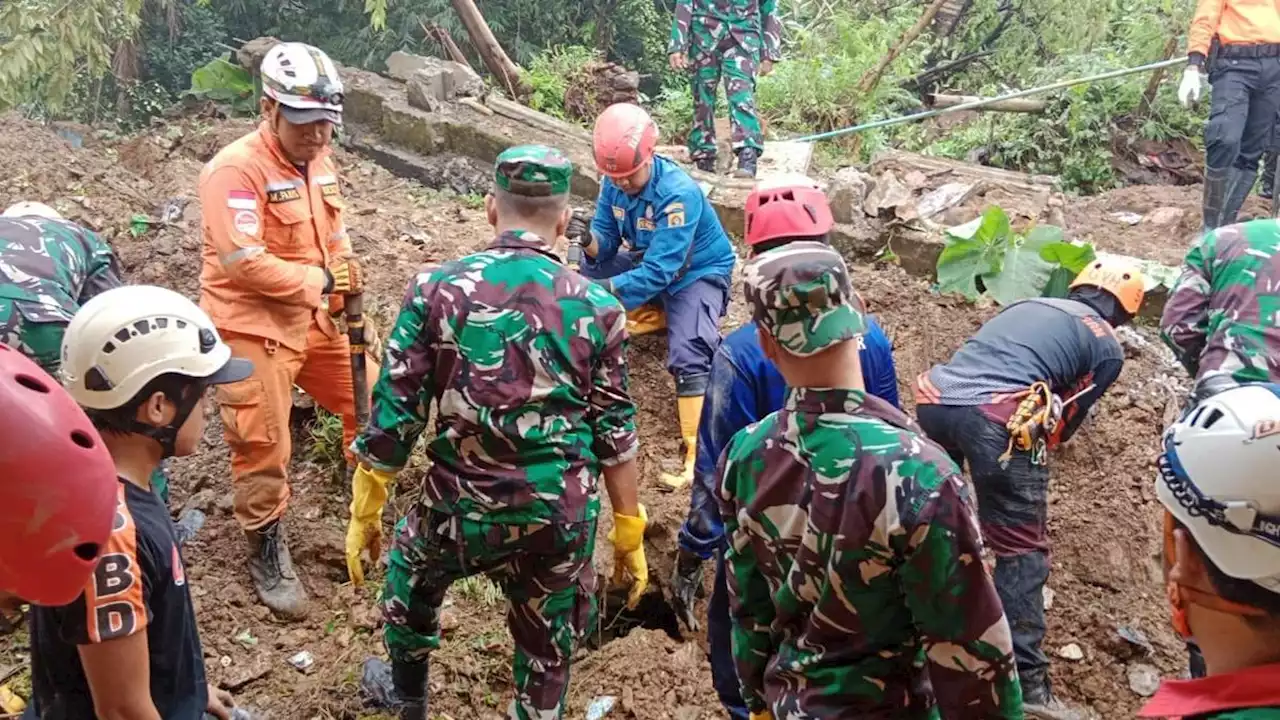 Pencarian Korban Longsor di Bogor Dihentikan Sementara, 4 Orang Masih Tertimbun