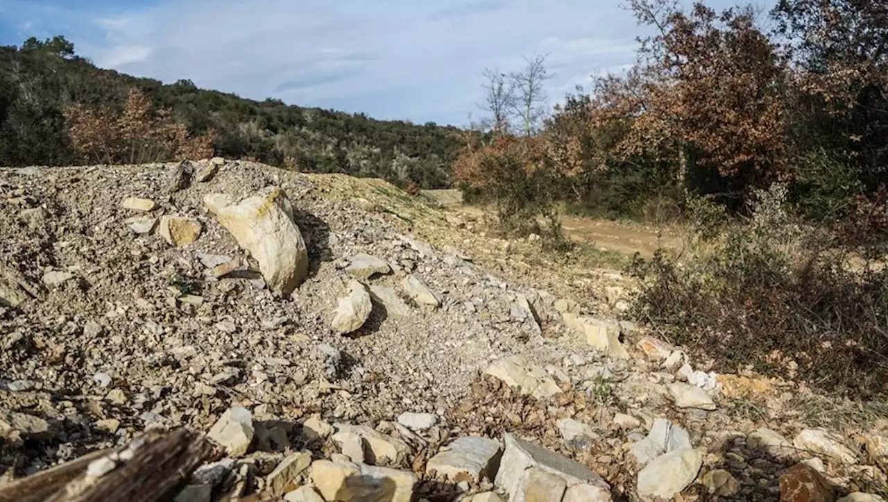 Gard : une décharge de 3000 m3 en pleine forêt crée la discorde à Boucoiran