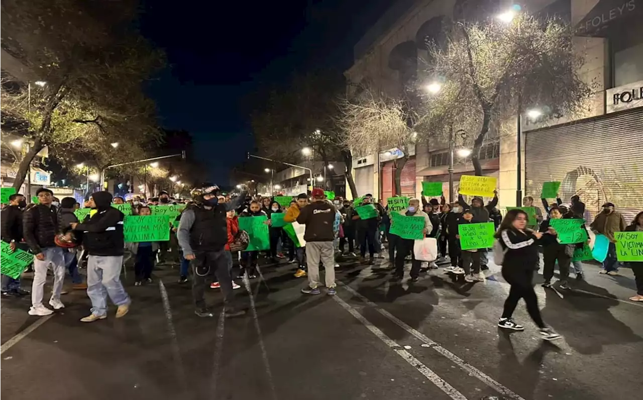 Comerciantes de Tláhuac protestan en Zócalo de CdMx