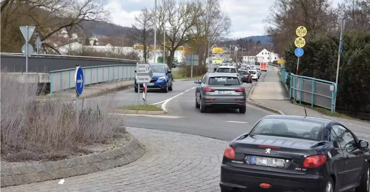 Quadfeldmühlbach-Brücke am Kreisel in Cham wird erneuert