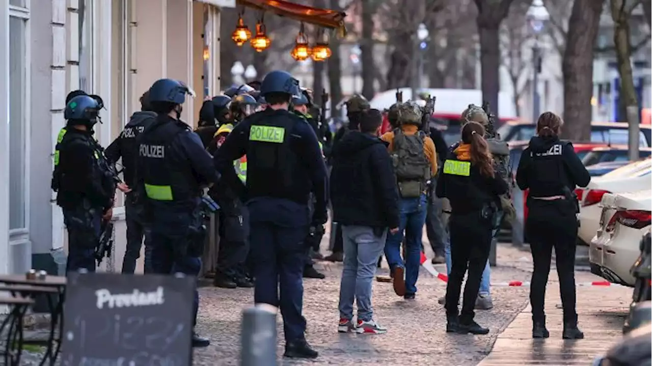 Mehrere Schüsse in Berlin-Charlottenburg gefallen - Verdächtige flüchtig