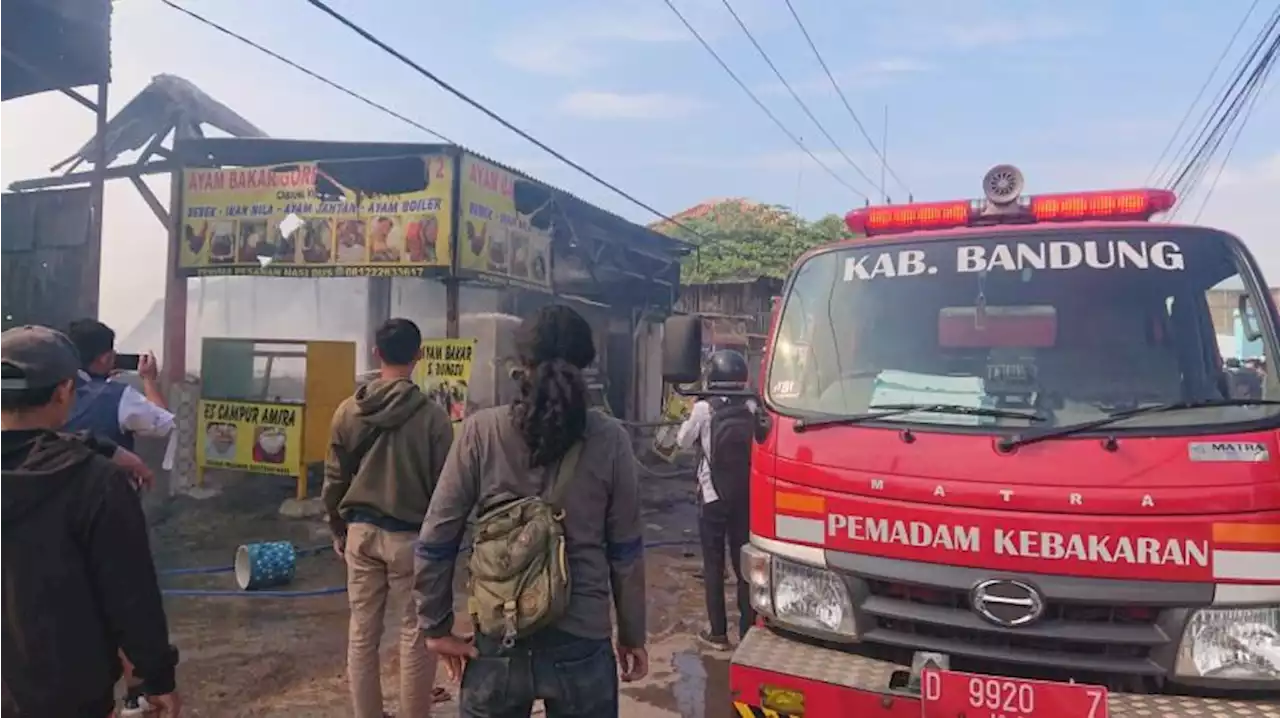 Tabung Gas Bocor, Dua Unit Bangunan Warung Makan Luder Terbakar |Republika Online