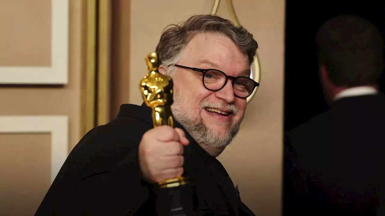 Guillermo del Toro celebró su Oscar por 'Pinocho' cenando tacos al pastor