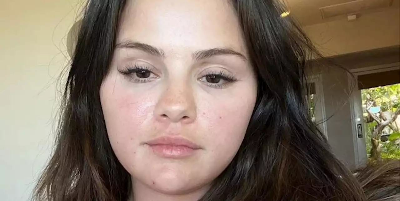 Selena Gomez Looks Gorgeous in New Makeup-Free Selfies Posted to Insta and Fans Can't Get Enough