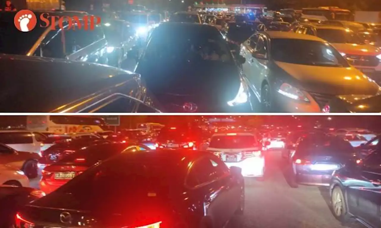 System down? Cars returning from JB stuck in jam at 2nd Link for up to 6 hours on Tuesday night