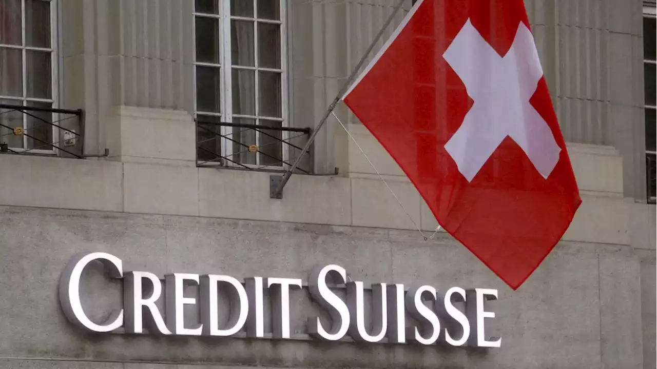 Credit Suisse Teeters as Shares Slide 30 Percent