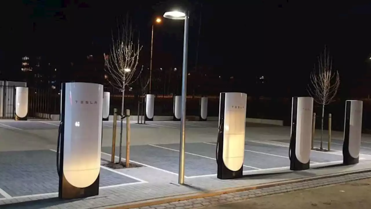 Tesla's towering V4 Superchargers break cover in Holland - Autoblog