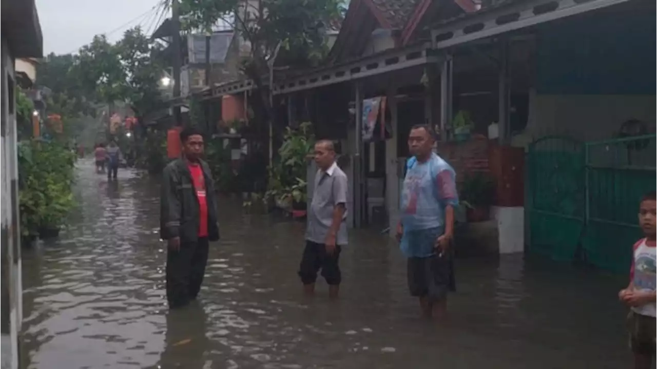 Hujan Guyur Tangerang, 455 Rumah hingga Gedung Disnaker Terendam Banjir