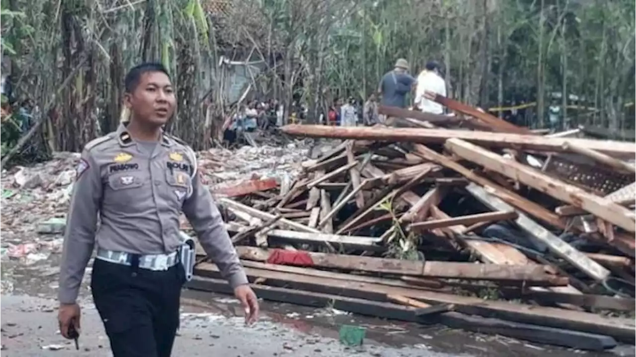 Polisi Tetapkan Lima Tersangka Kasus Ledakan Maut Bubuk Mesiu di Blitar tapi Satu Buron