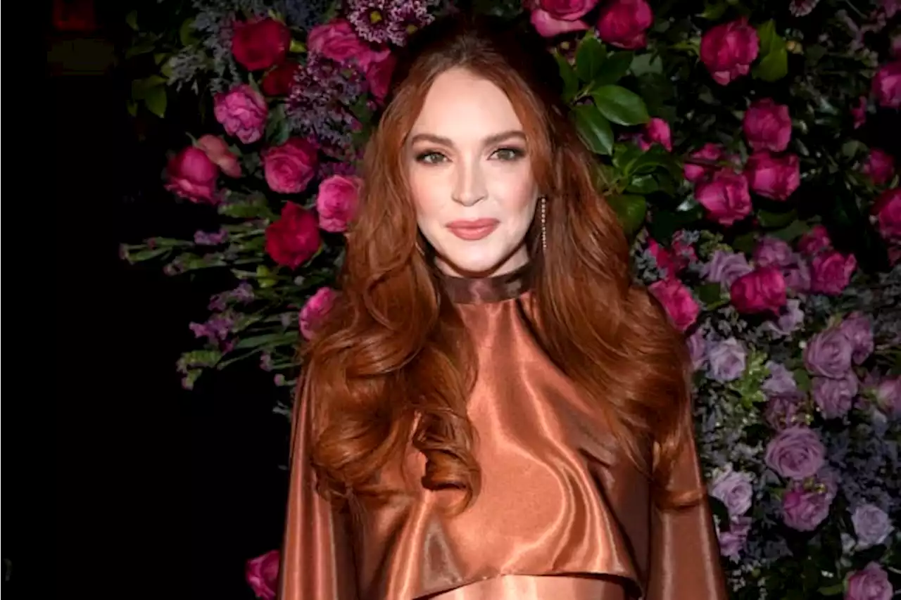 Lindsay Lohan announces pregnancy in Instagram post