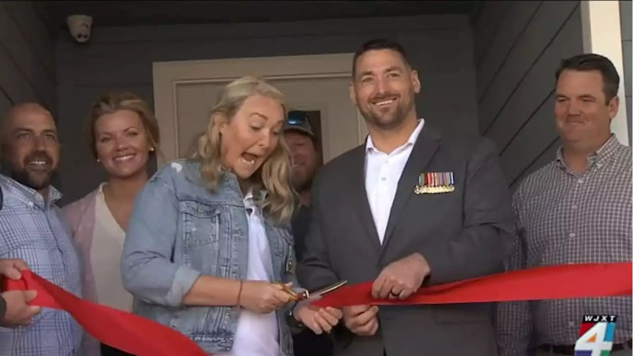 Retired Marine sergeant, Purple Heart recipient receives new Nassau County home from PulteGroup