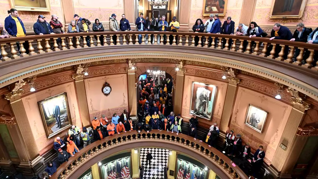 Michigan Senate votes to repeal 2012 law restricting unions