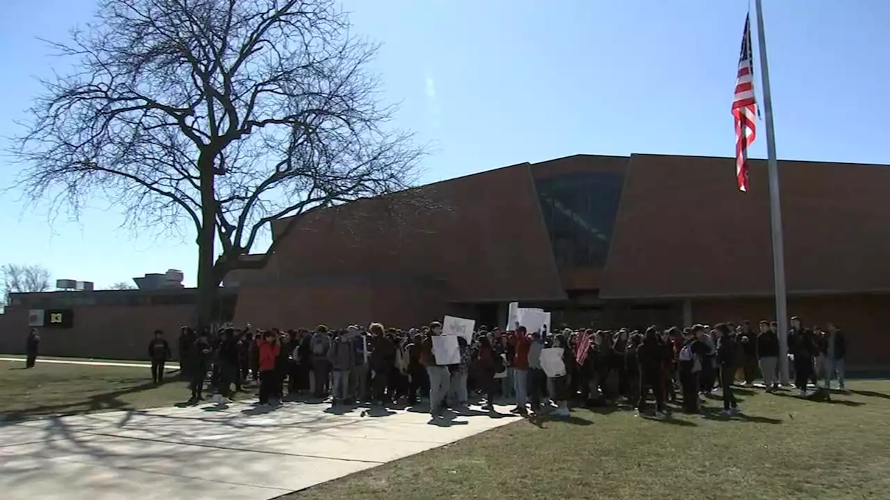 Elmwood Park High School hosts meeting on response to student who brought gun to school