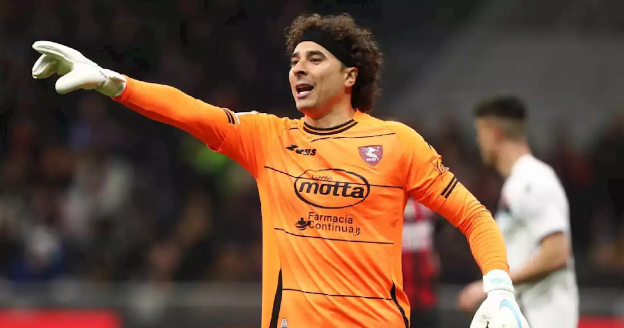 Guillermo Ochoa luce su italiano en entrevista con la prensa