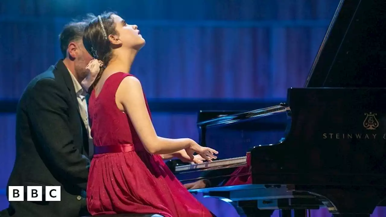 Visually impaired teen wins TV piano competition