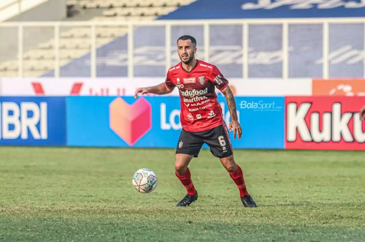 Terungkap Penyebab Gelandang Bali United Emosi, Ofisial Persikabo Terbukti Acungkan Jari Tengah - Bolasport.com